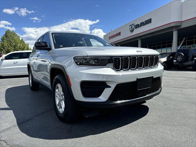 2023 Jeep Grand Cherokee Laredo 4x4