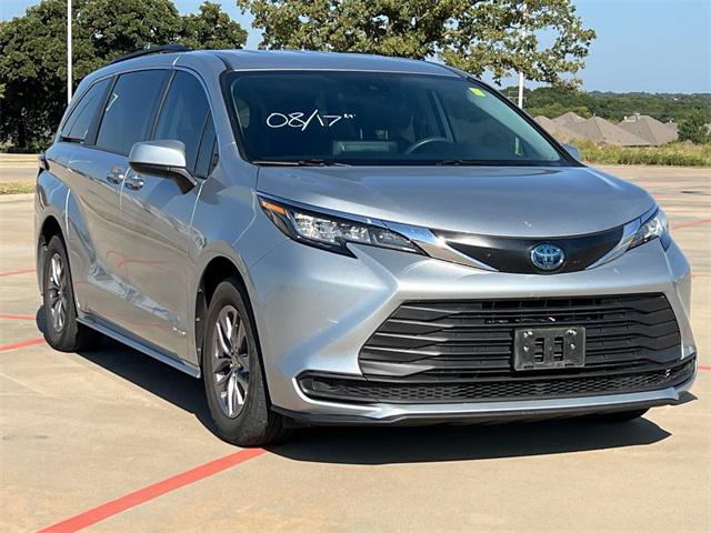 2021 Toyota Sienna LE