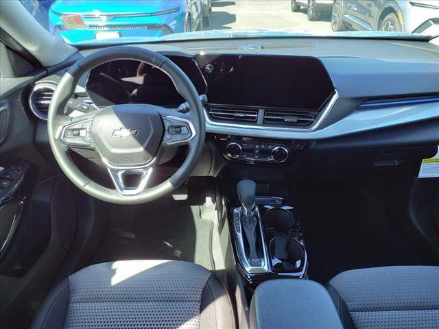 2025 Chevrolet Trax FWD LT