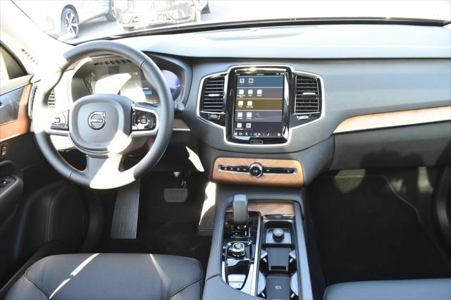 2025 Volvo XC90 Plug-In Hybrid Plus