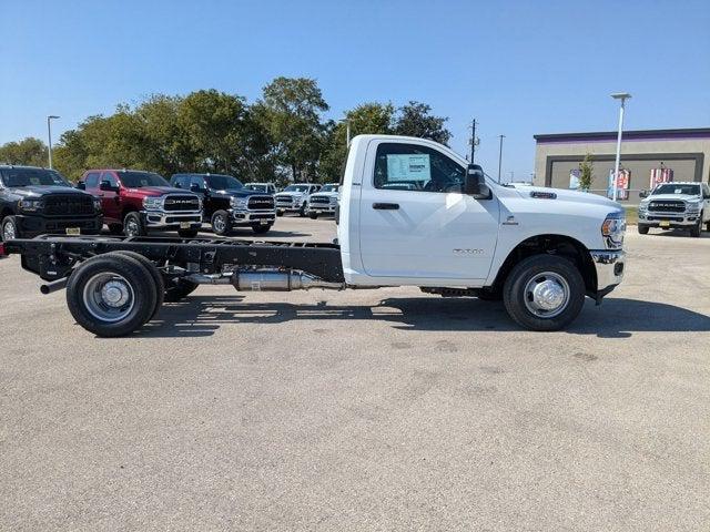 2024 RAM Ram 3500 Chassis Cab RAM 3500 SLT CHASSIS REGULAR CAB 4X4 84 CA