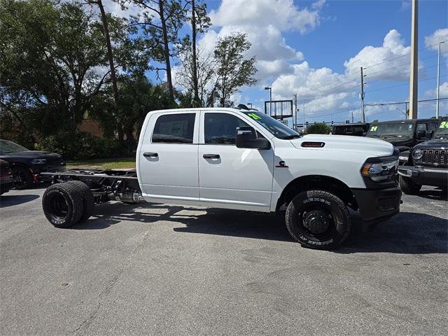 2024 RAM Ram 3500 Chassis Cab RAM 3500 TRADESMAN CREW CAB CHASSIS 4X4 60 CA