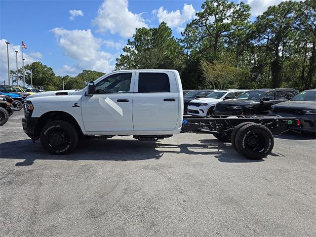 2024 RAM Ram 3500 Chassis Cab RAM 3500 TRADESMAN CREW CAB CHASSIS 4X4 60 CA