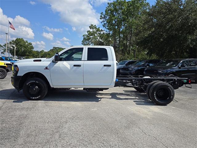 2024 RAM Ram 3500 Chassis Cab RAM 3500 TRADESMAN CREW CAB CHASSIS 4X4 60 CA