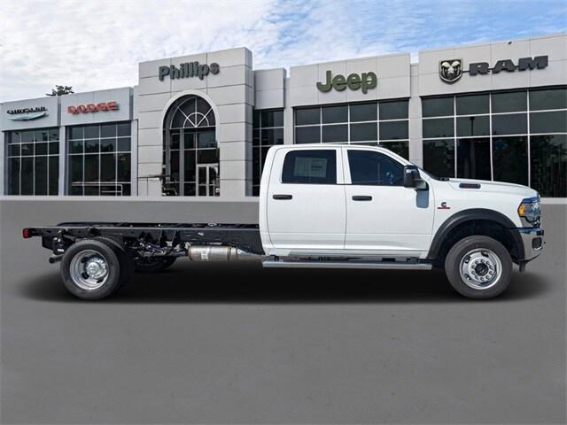 2024 RAM Ram 5500 Chassis Cab RAM 5500 TRADESMAN CHASSIS CREW CAB 4X4 84 CA