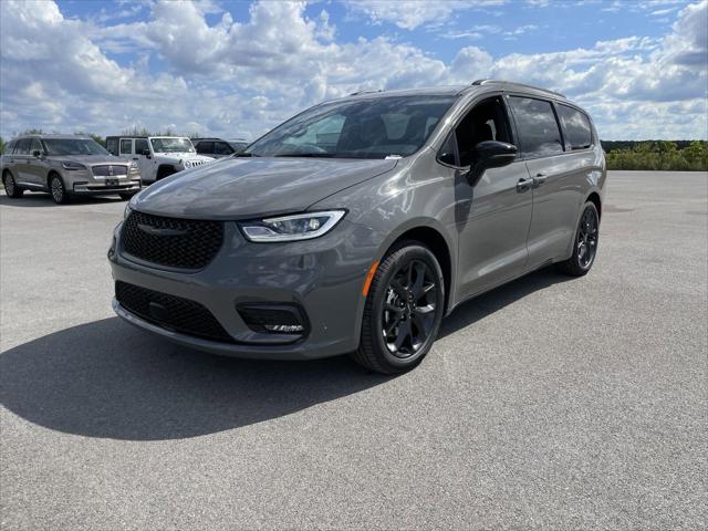 2024 Chrysler Pacifica PACIFICA TOURING L