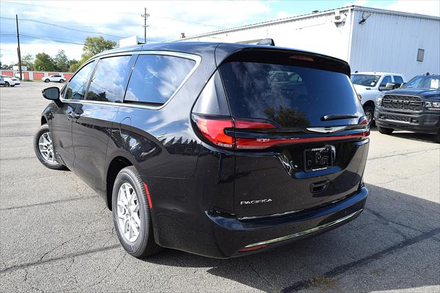 2024 Chrysler Pacifica PACIFICA TOURING L