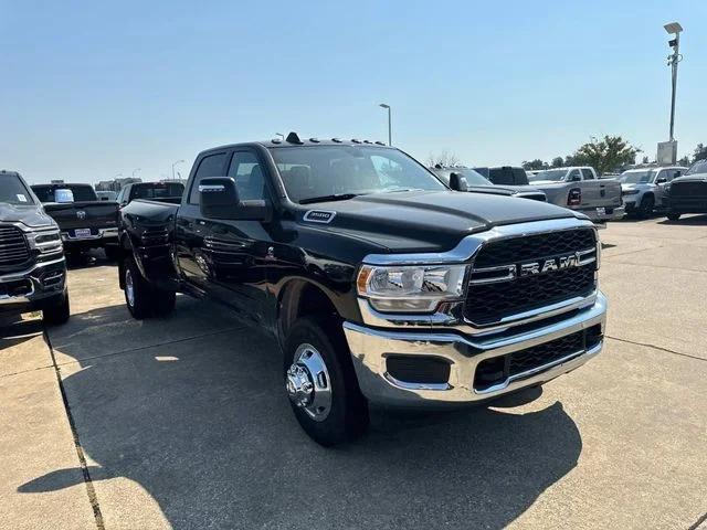 2024 RAM Ram 3500 RAM 3500 TRADESMAN CREW CAB 4X4 8 BOX