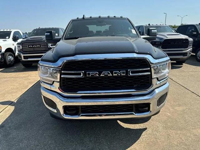 2024 RAM Ram 3500 RAM 3500 TRADESMAN CREW CAB 4X4 8 BOX