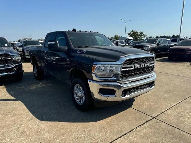 2024 RAM Ram 3500 RAM 3500 TRADESMAN CREW CAB 4X4 64 BOX