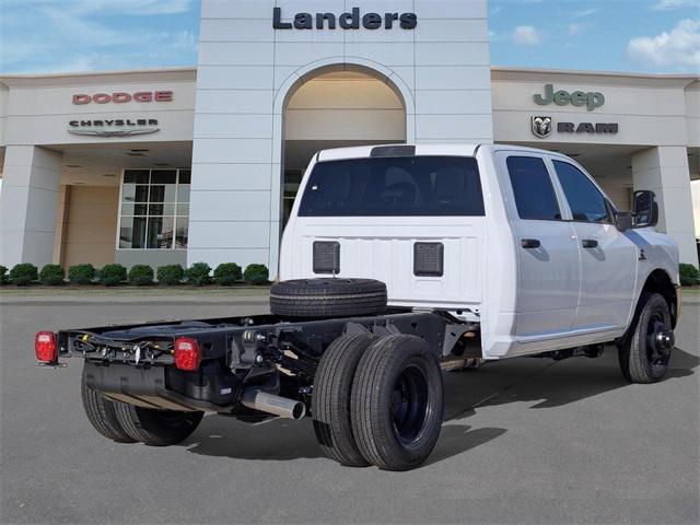 2024 RAM Ram 3500 Chassis Cab RAM 3500 TRADESMAN CREW CAB CHASSIS 4X4 60 CA