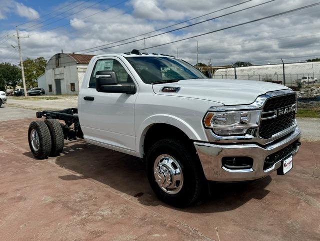 2024 RAM Ram 3500 Chassis Cab RAM 3500 TRADESMAN CHASSIS REGULAR CAB 4X4 60 CA