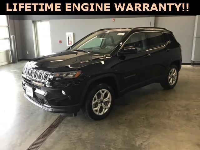 2025 Jeep Compass COMPASS LATITUDE 4X4