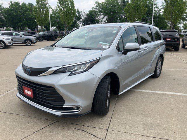 2023 Toyota Sienna XLE
