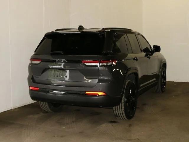 2022 Jeep Grand Cherokee Altitude 4x4