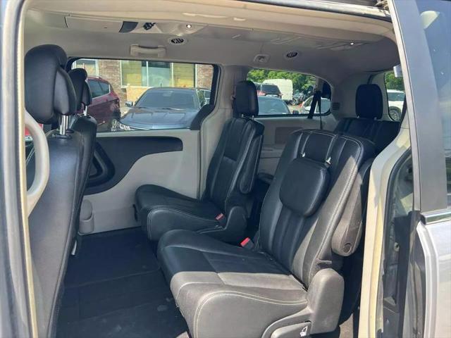 2015 Chrysler Town & Country Touring