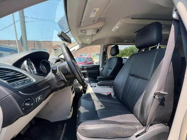 2015 Chrysler Town & Country Touring