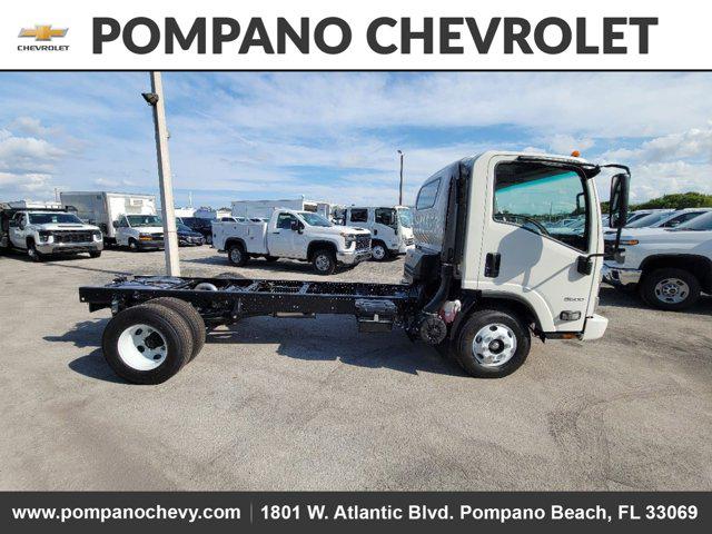 2025 Chevrolet 3500 LCF Gas 2WD Reg Cab 109"