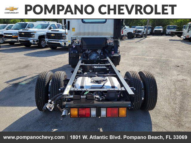 2025 Chevrolet 3500 LCF Gas 2WD Reg Cab 109"