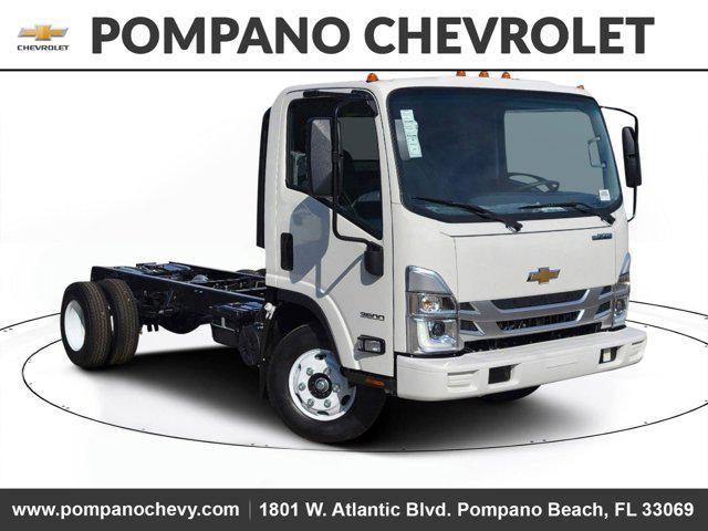 2025 Chevrolet 3500 LCF Gas 2WD Reg Cab 109"