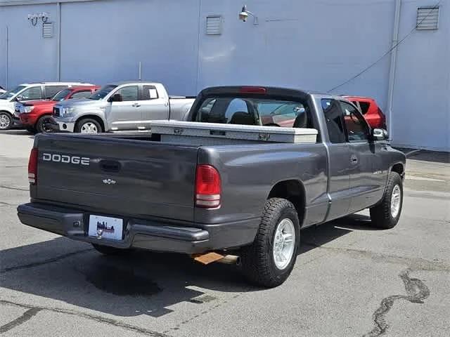 2002 Dodge Dakota Base Club Cab 131 WB