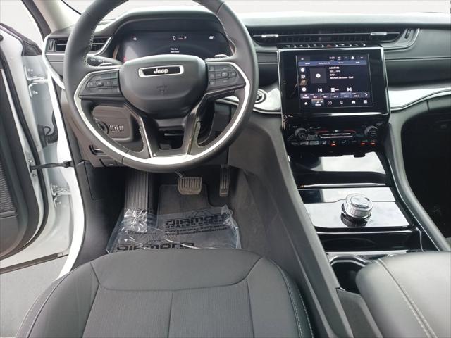 2023 Jeep Grand Cherokee L Laredo 4x2