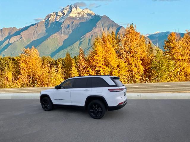 2023 Jeep Grand Cherokee Altitude 4x4