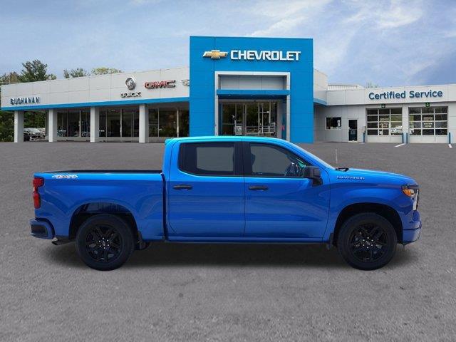 2023 Chevrolet Silverado 1500 4WD Crew Cab Short Bed Custom