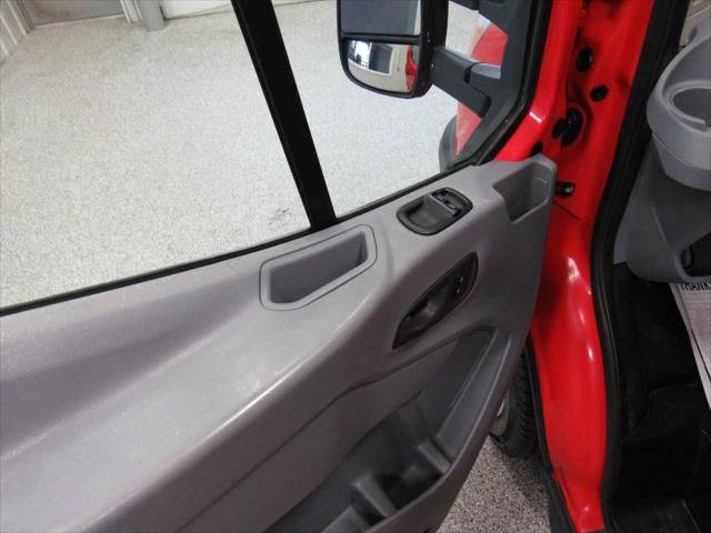 2018 Ford Transit Cutaway 350 HD 2dr 138 in. WB DRW Cutaway Chassis w/9950 Lb. GVWR