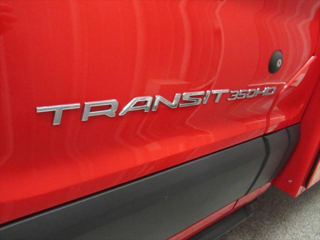 2018 Ford Transit Cutaway 350 HD 2dr 138 in. WB DRW Cutaway Chassis w/9950 Lb. GVWR