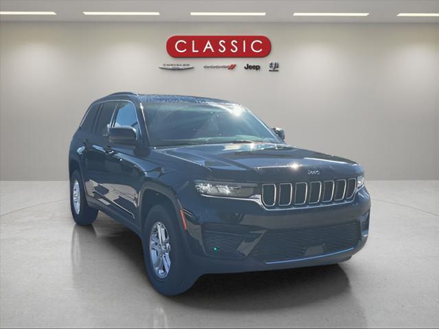 2025 Jeep Grand Cherokee GRAND CHEROKEE LAREDO 4X4