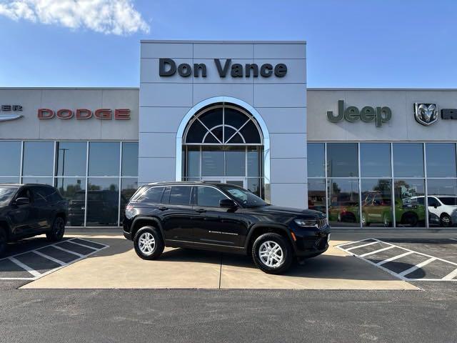 2025 Jeep Grand Cherokee GRAND CHEROKEE LAREDO 4X4