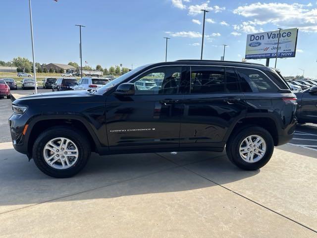 2025 Jeep Grand Cherokee GRAND CHEROKEE LAREDO 4X4