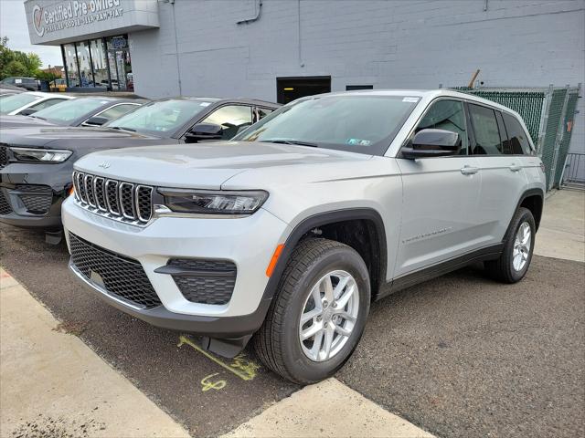 2025 Jeep Grand Cherokee GRAND CHEROKEE LAREDO X 4X4