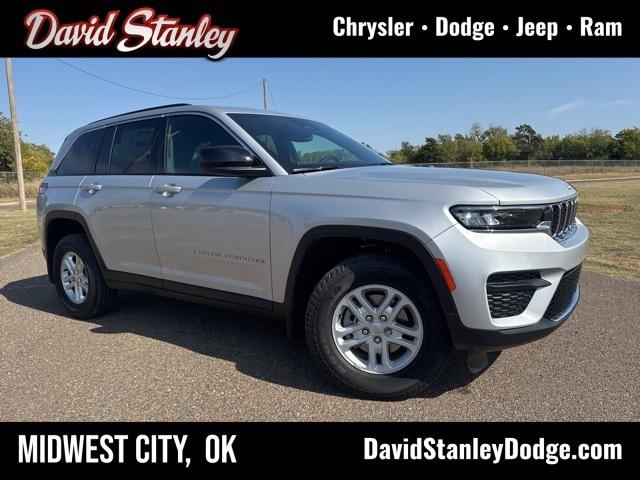 2025 Jeep Grand Cherokee GRAND CHEROKEE LAREDO 4X2