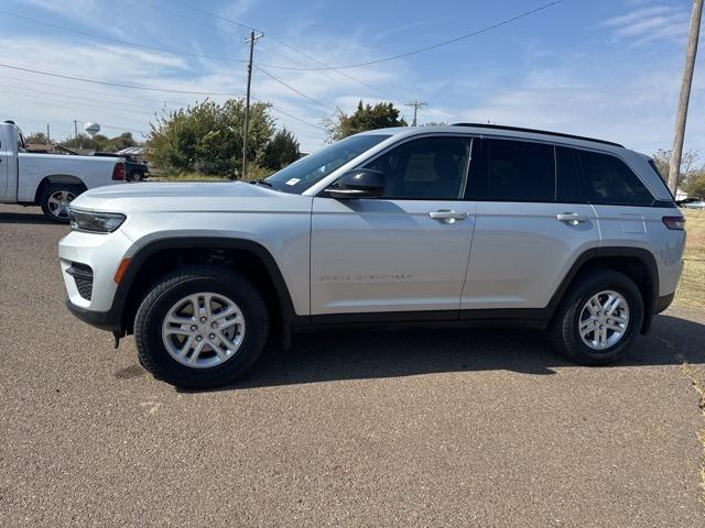 2025 Jeep Grand Cherokee GRAND CHEROKEE LAREDO 4X2
