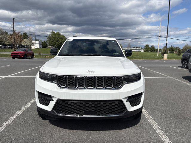 2025 Jeep Grand Cherokee GRAND CHEROKEE LAREDO 4X4
