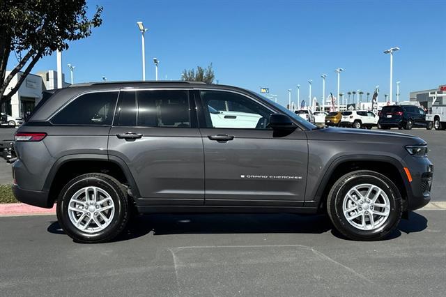 2025 Jeep Grand Cherokee GRAND CHEROKEE LAREDO X 4X2