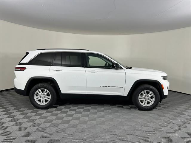 2023 Jeep Grand Cherokee Laredo 4x4