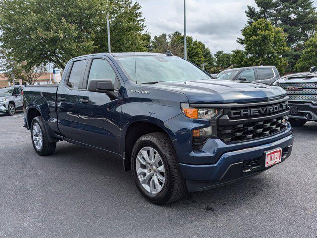 2022 Chevrolet Silverado 1500 4WD Double Cab Standard Bed Custom