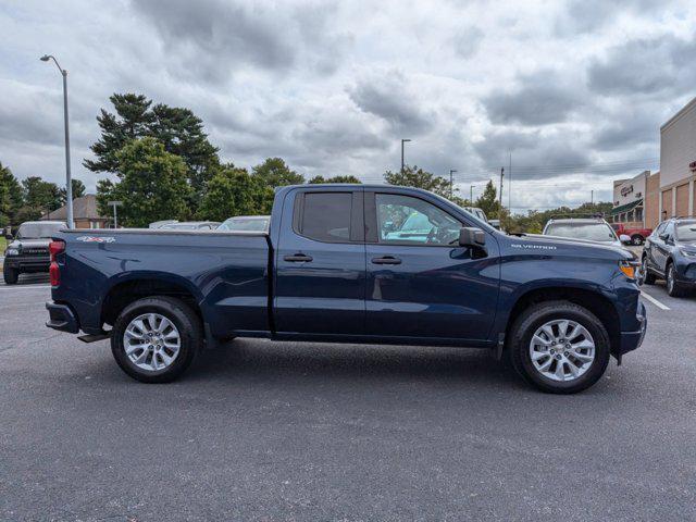 2022 Chevrolet Silverado 1500 4WD Double Cab Standard Bed Custom