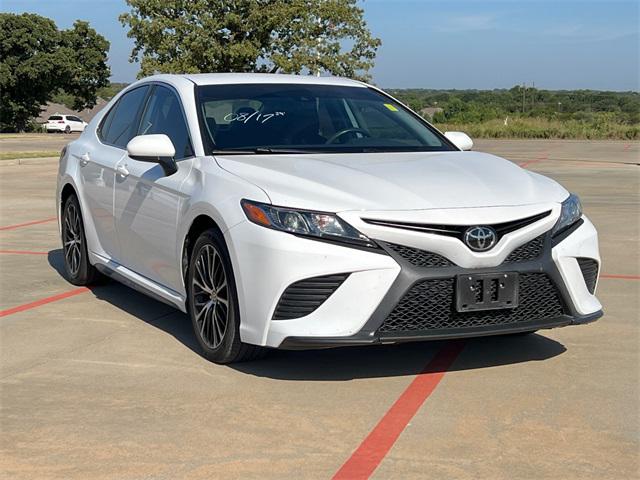 2020 Toyota Camry SE