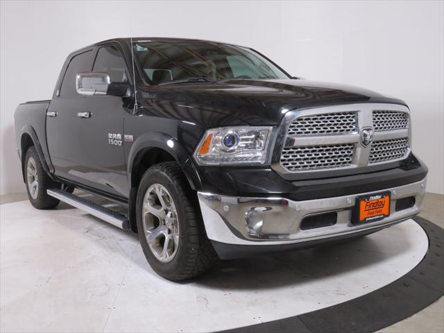 2017 RAM 1500 Laramie Crew Cab 4x4 57 Box