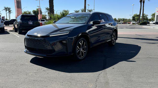 2025 Toyota Crown Signia XLE