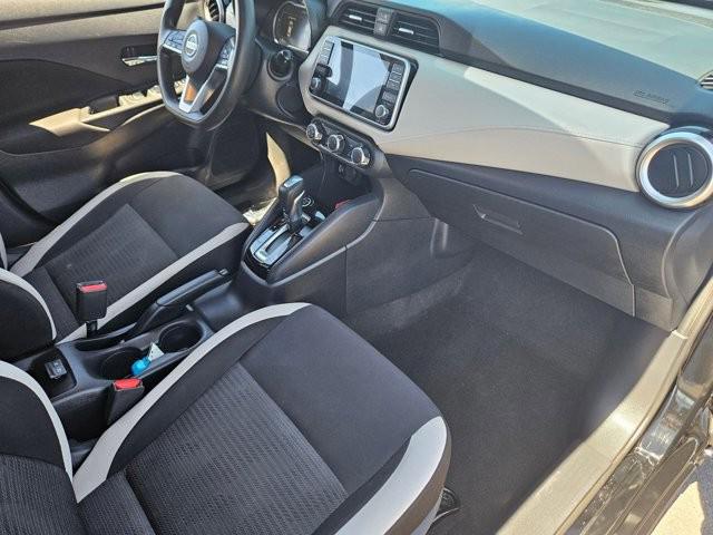 2021 Nissan Versa SV Xtronic CVT