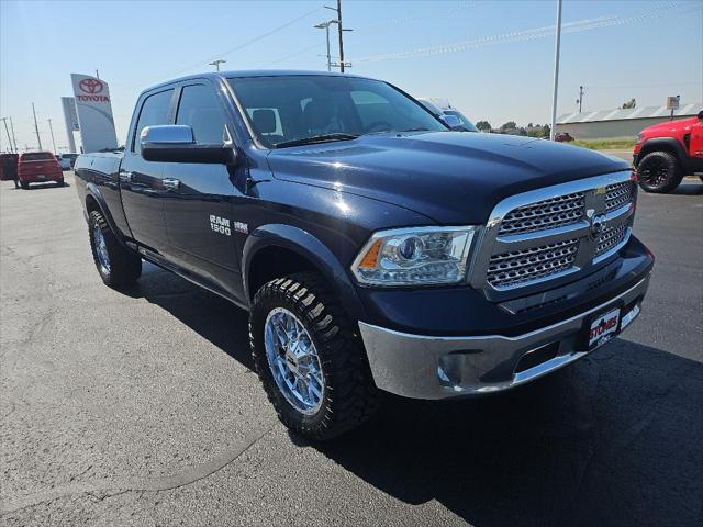 2017 RAM 1500 Laramie Crew Cab 4x4 64 Box