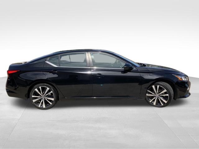 2022 Nissan Altima SR FWD