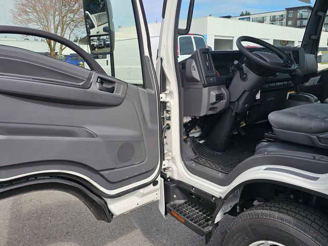2025 Chevrolet 5500XD LCF Base