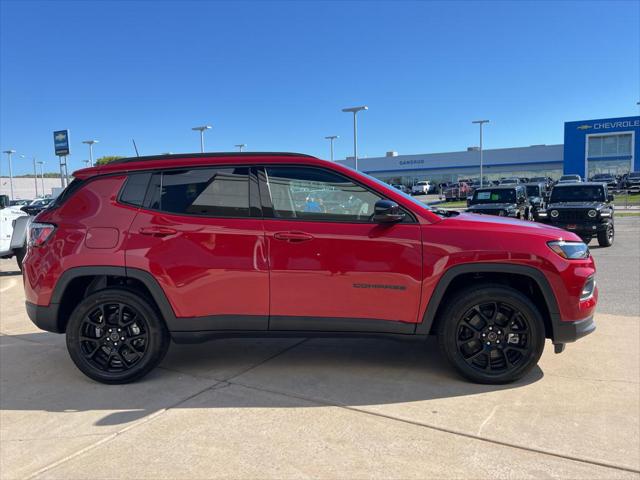 2025 Jeep Compass COMPASS LATITUDE 4X4