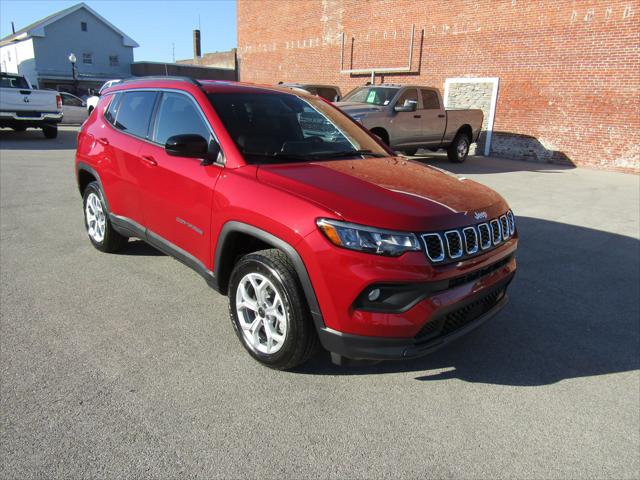 2025 Jeep Compass COMPASS LATITUDE 4X4